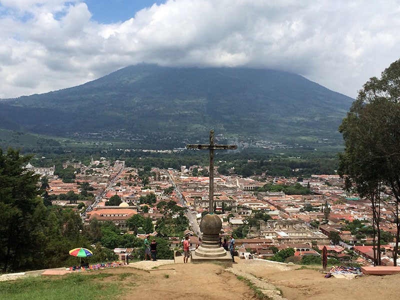 Ausblick vom Cerro de la Cruz in Antigua, Guatemala