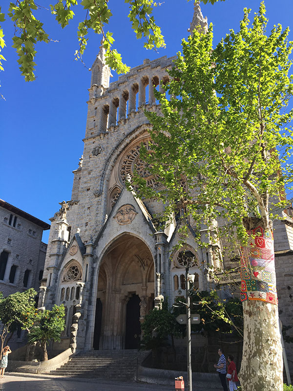 Die schöne Kirche von Sollér, Mallorca