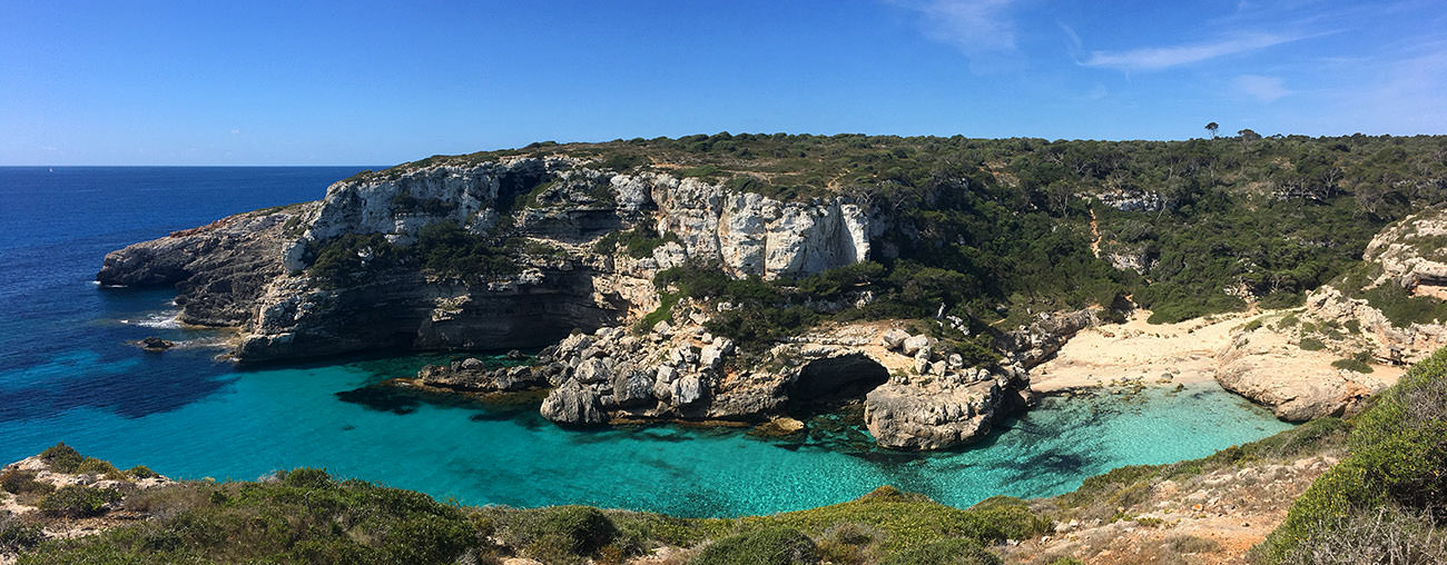 Wandern auf Mallorca- Traumhafte Ausblicke auf dem Weg zur Marmorbucht - von der Cala S’Almonia zur Calò des Màrmols