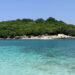 Herrliche Blautöne an der Küste bei Ksamil an der albanischen Riviera